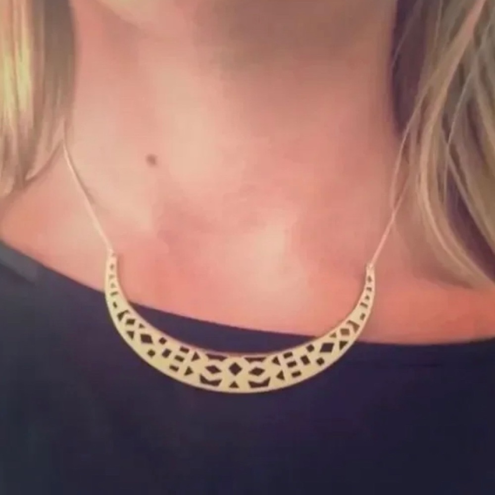 Stella and Dot Avalon retired 1/2 crescent moon lace cut out necklace